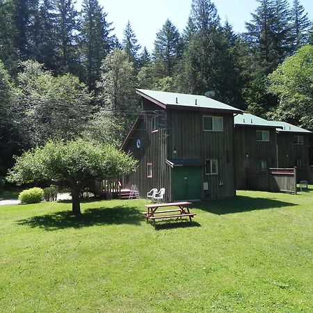 Forest Echoes Cabins Cultus Lake Екстер'єр фото